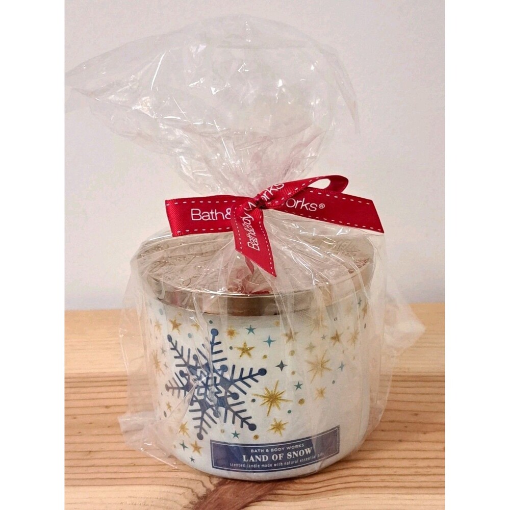 Bath & Body Land Of Snow 3 Wick Candle 14.5 OZ New